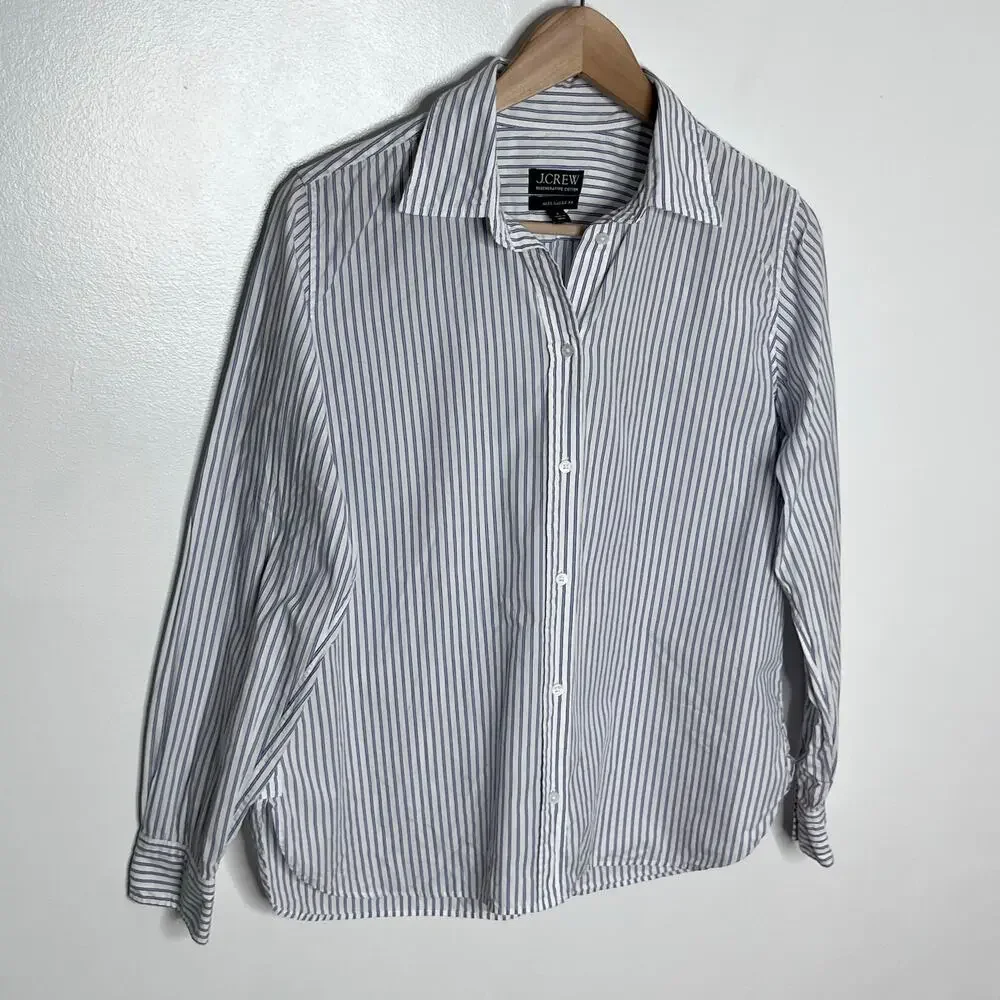 J.Crew Jules Classic Fit Button Up Shirt 8 Blue White Stripe Cotton CN525